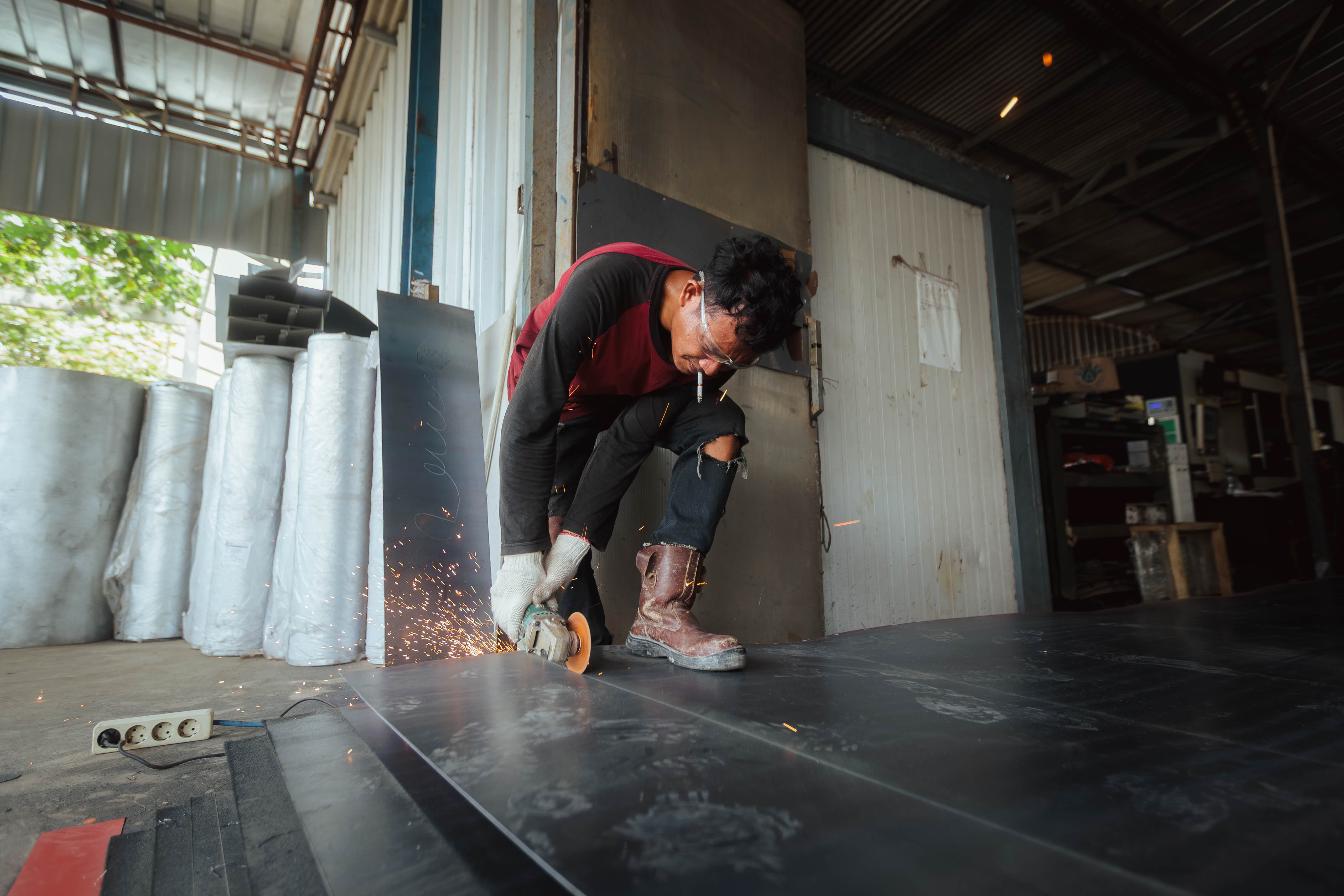 Lis Karya Cibinong workshop fabrication view 8